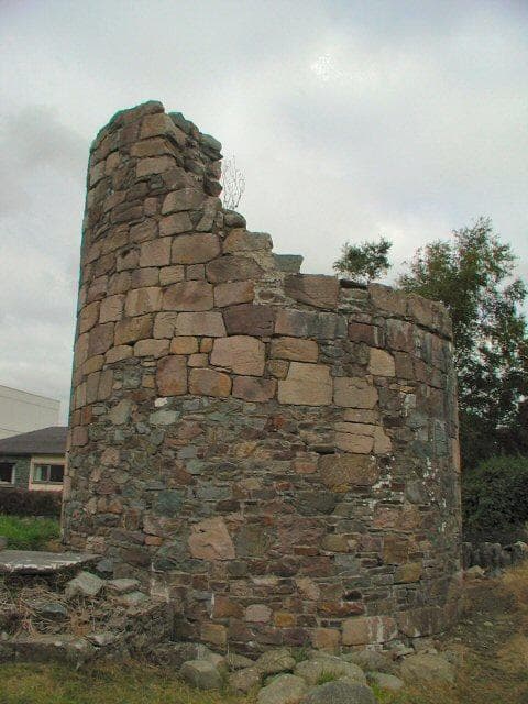 Aghadoe-Kathedrale (Aghadoe-Kirche und Rundturm)