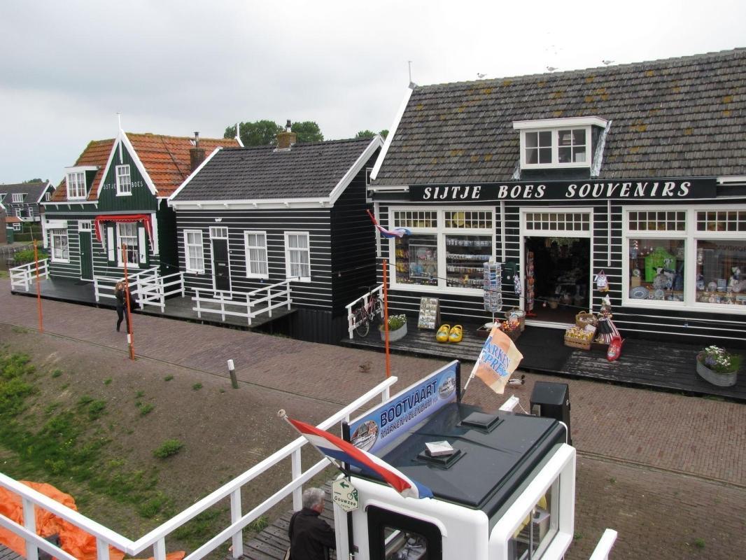 Marken