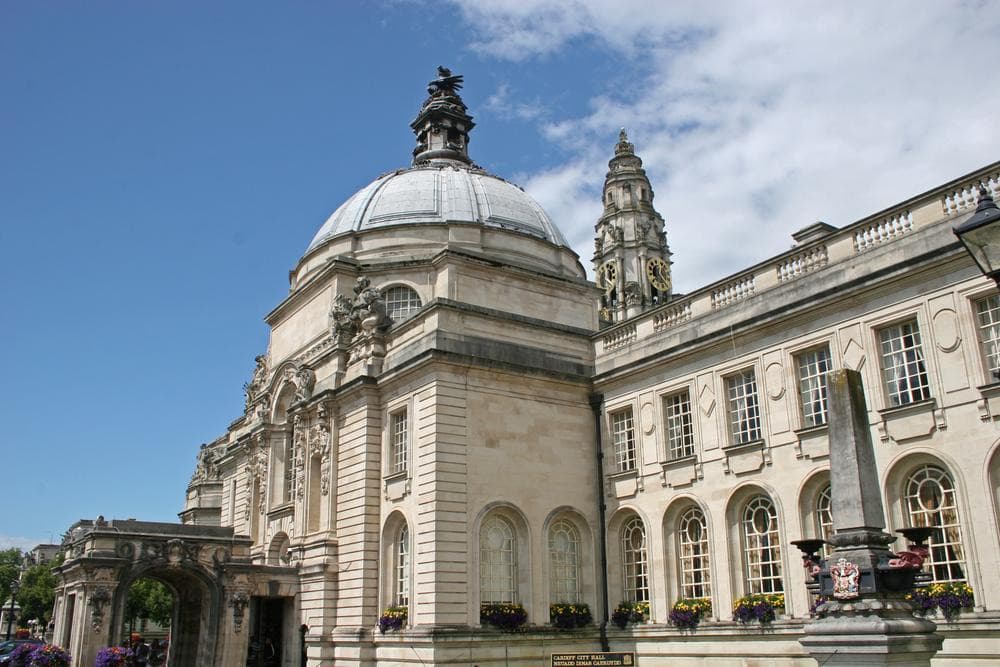 Cardiff City Hall (Neuadd y Ddinas)