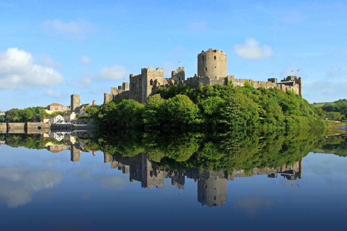 Pembroke Castle (Castell Penfro)