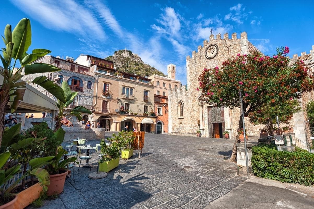 Taormina Piazza Duomo