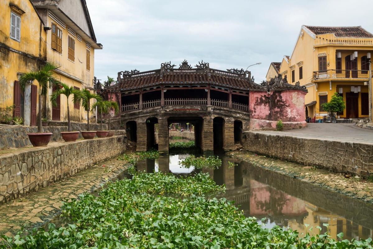 Japanese Covered Bridge (Chua Cau)