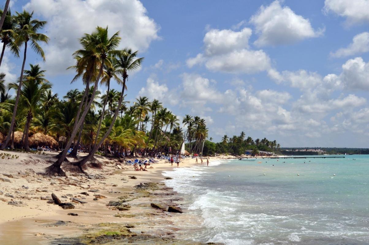 Caleta Beach (Playa Caleta)