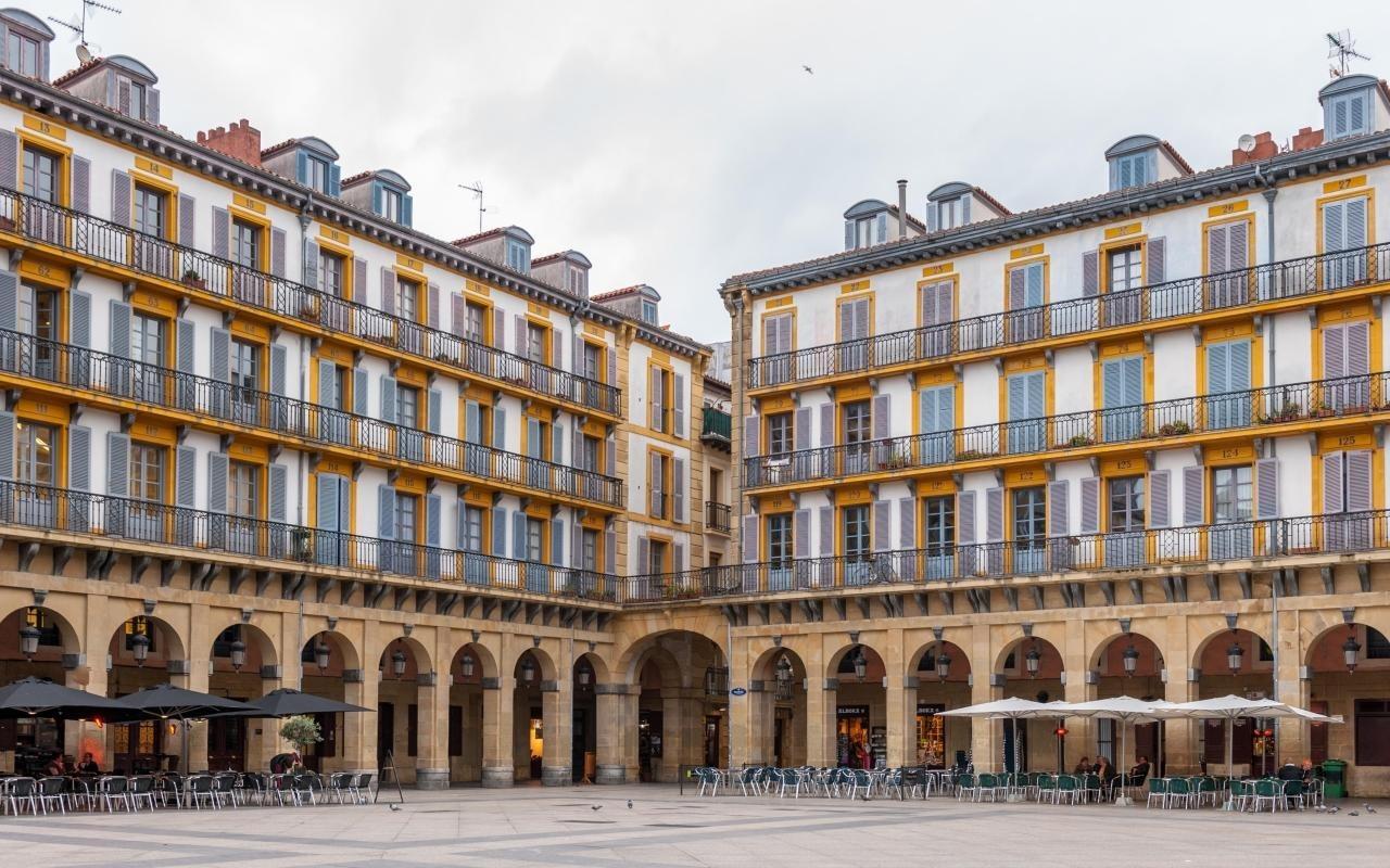 San Sebastian Old Town (Parte Vieja Donostiarra)