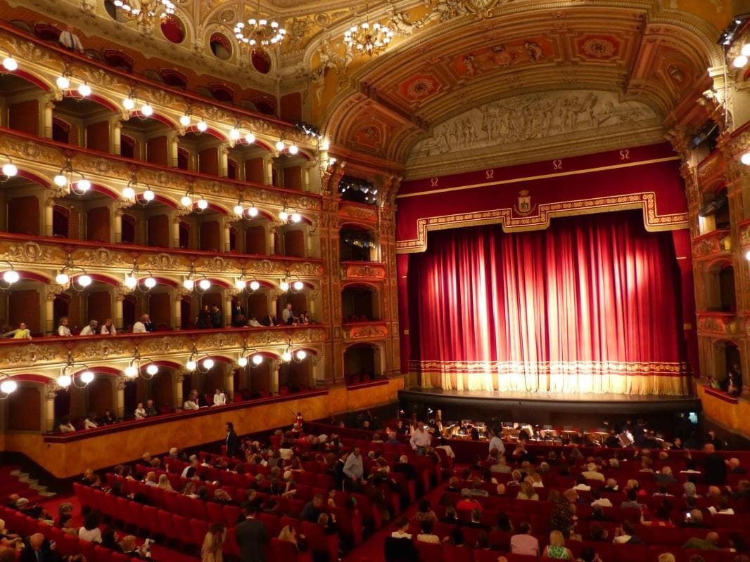 Оперный театр Массимо Беллини (Teatro Massimo Bellini)