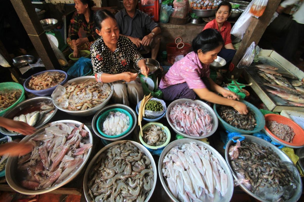 Phnom Penh Russian Market (Toul Tom Poung Market)