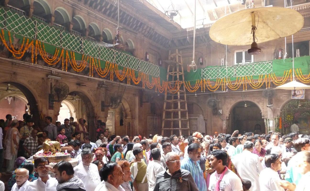 Banke Bihari Temple (Banke Bihari Mandir)