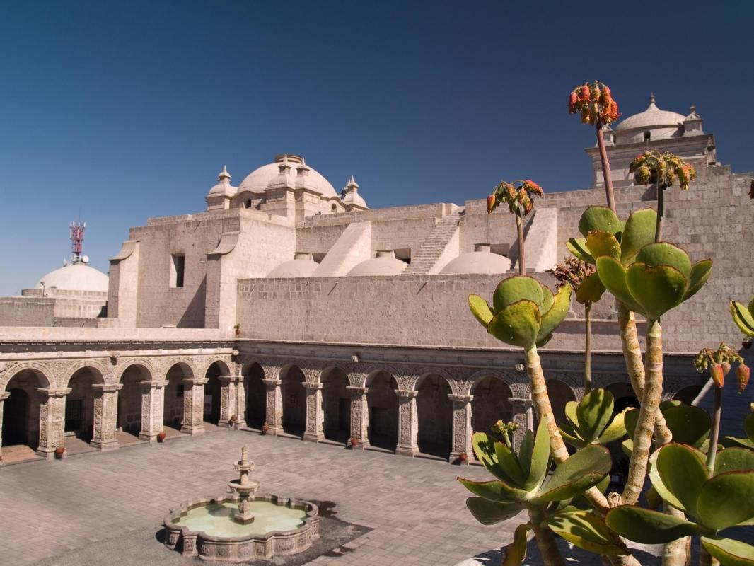 La Compañía Church (Iglesia de la Compañía)