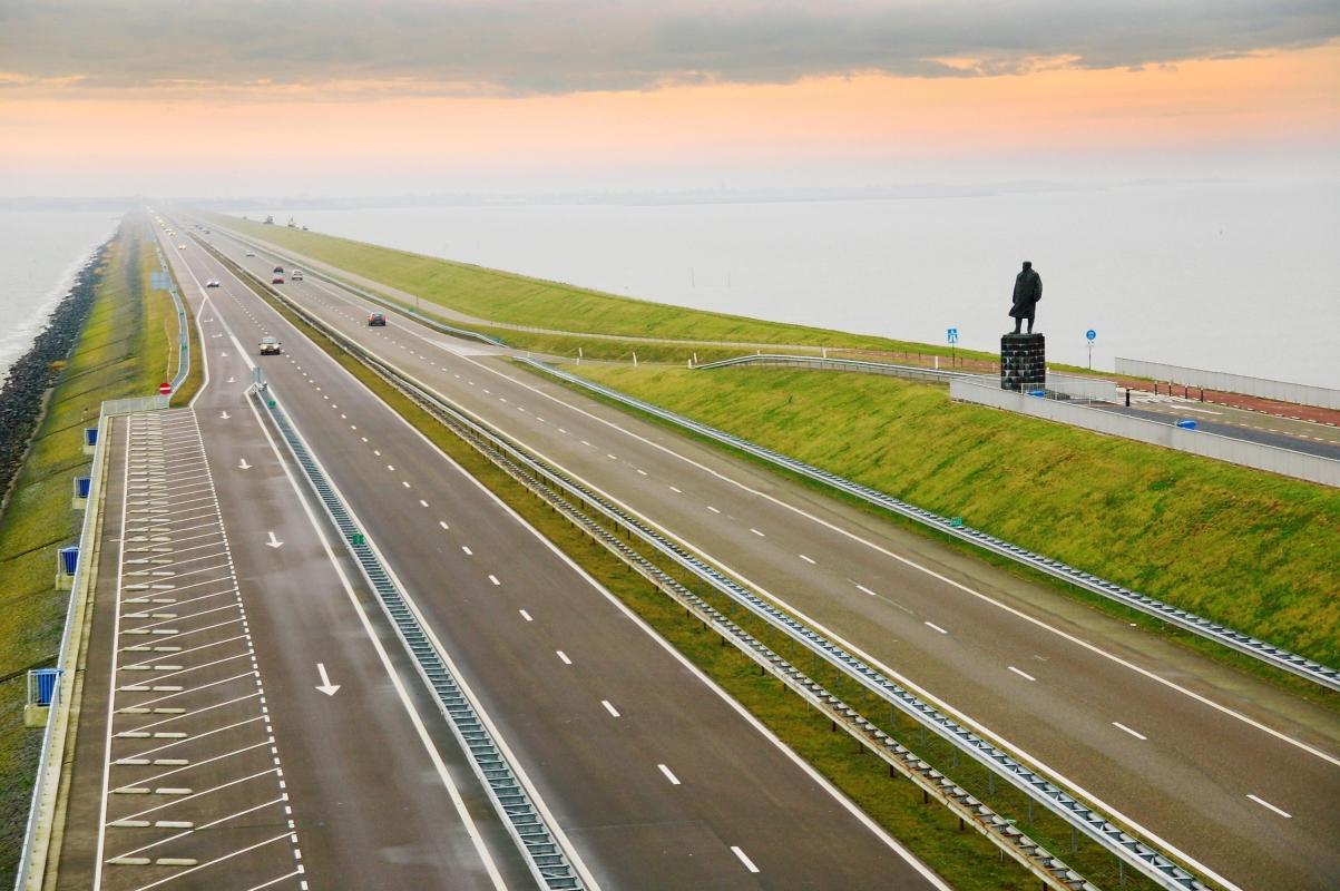 Umschließender Deich (Afsluitdijk)