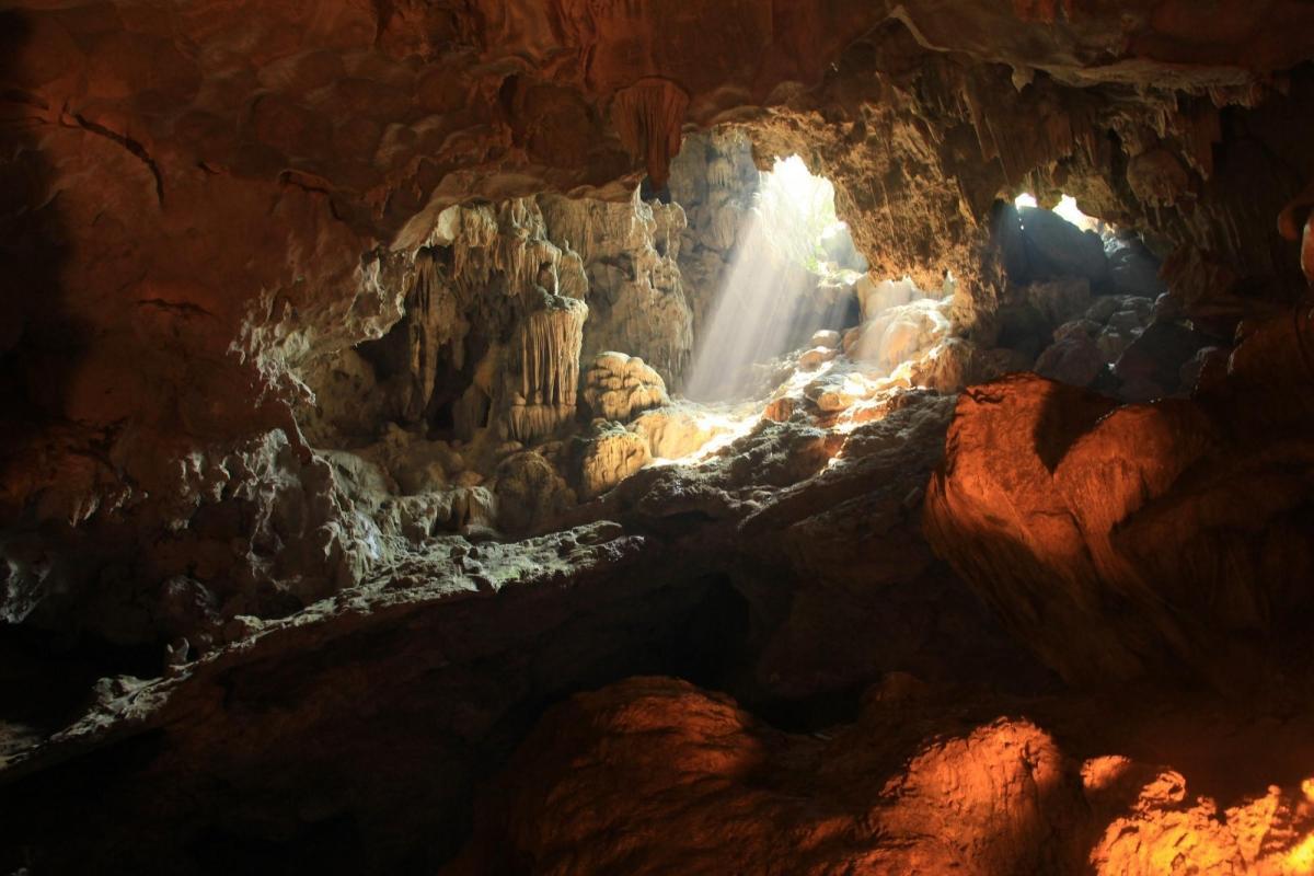 Dau Go Cave (Hang Dau Go)