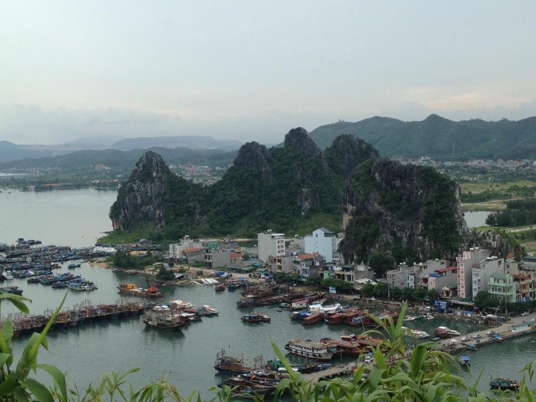 Bai Tu Long Bay