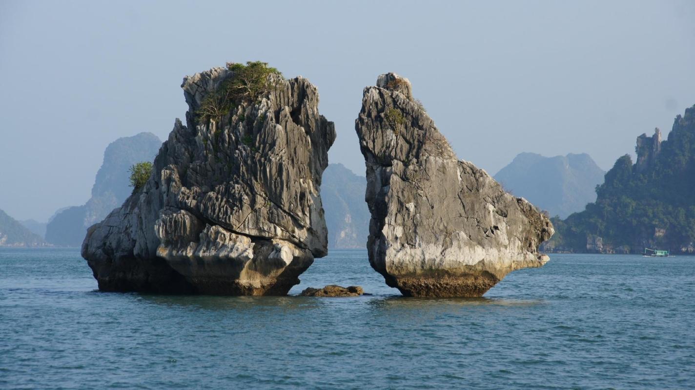 Hon Ga Choi Island (Fighting Cocks Island)