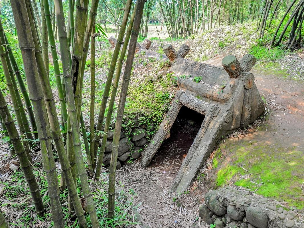 Vinh Moc Tunnels