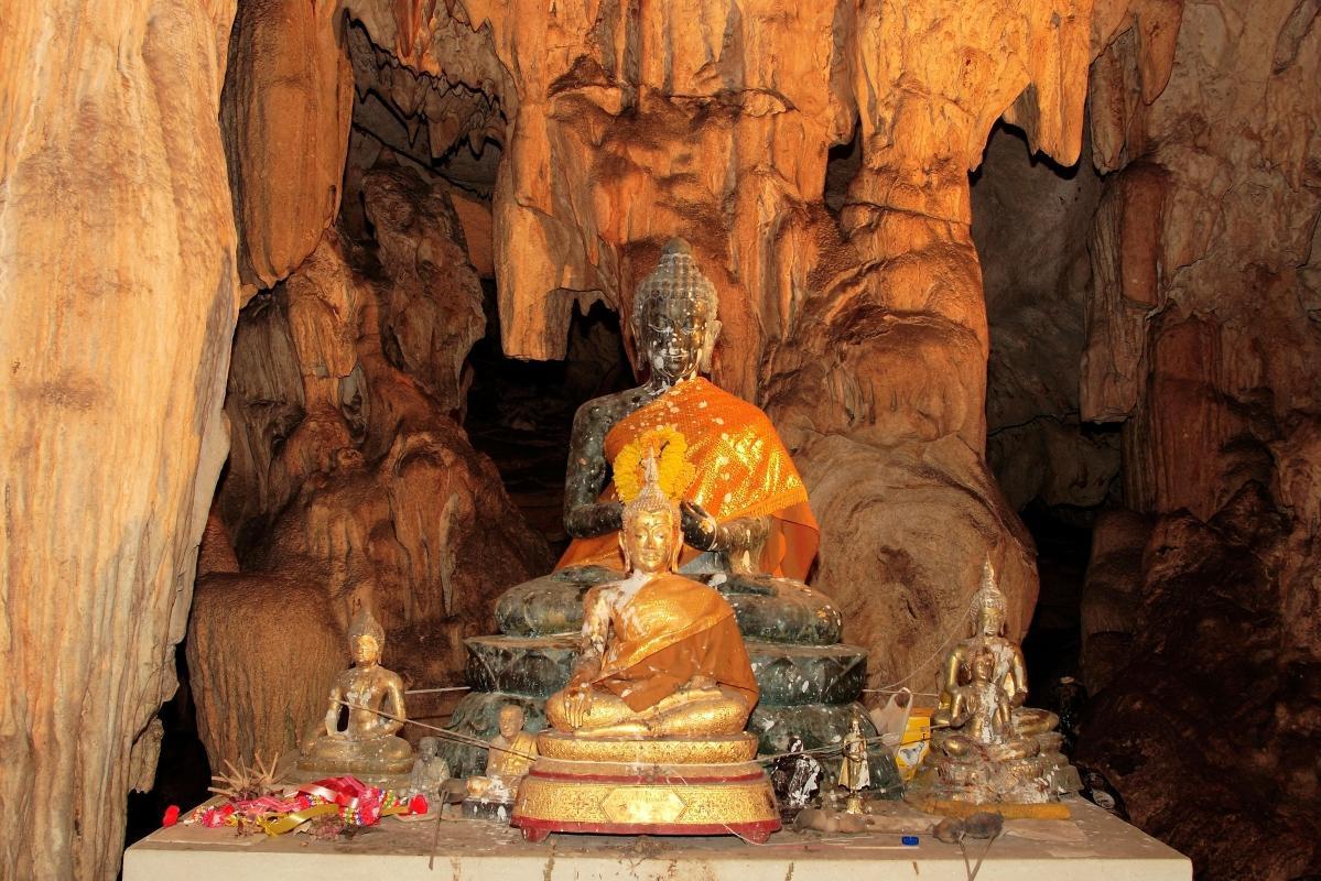 Khao Pun Cave Temple (Wat Tham Khao Pun)