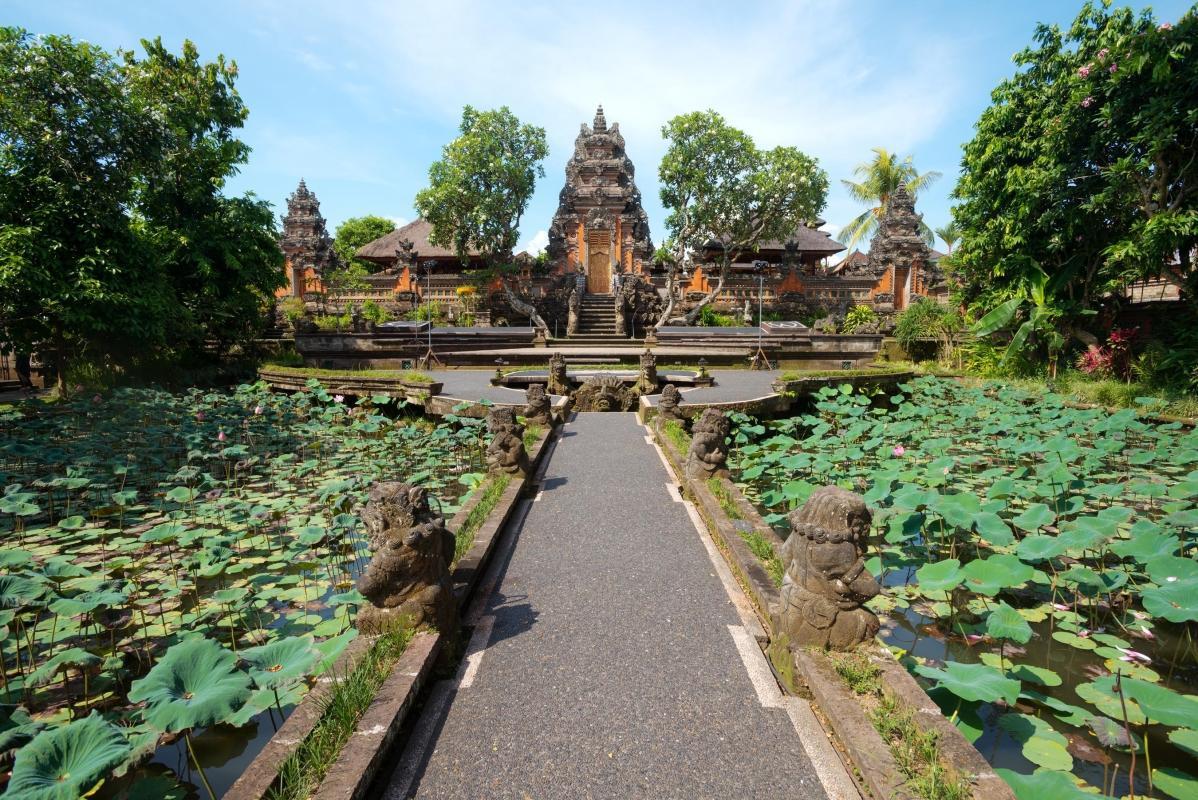 Saraswati Temple (Pura Taman Saraswati)