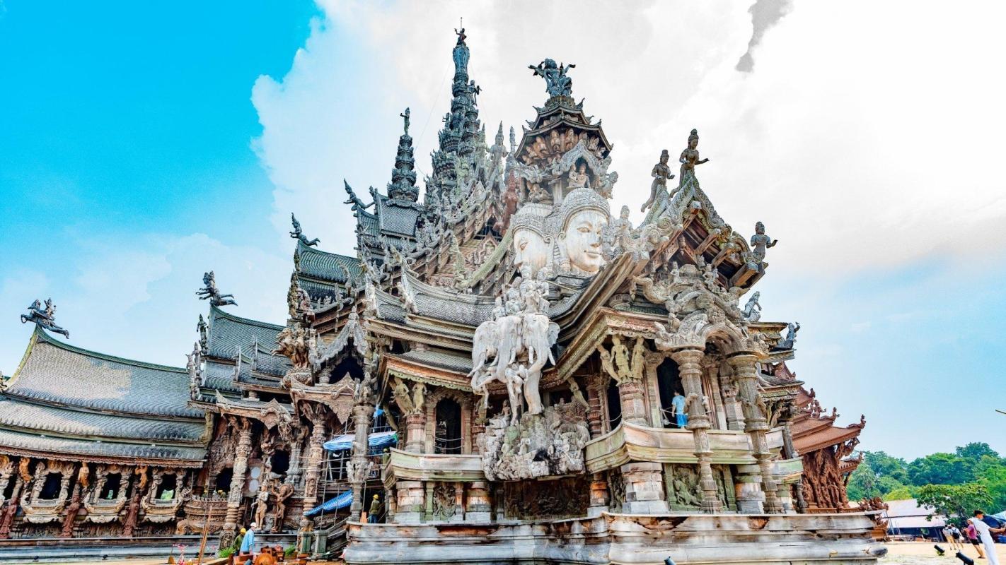 Sanctuary of Truth (Prasat Sut Ja-Tum)