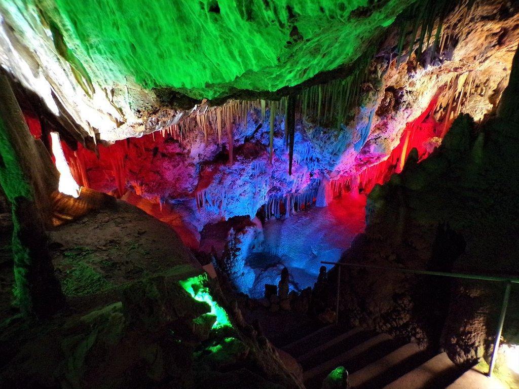 Genova Caves (Cuevas de Genova)