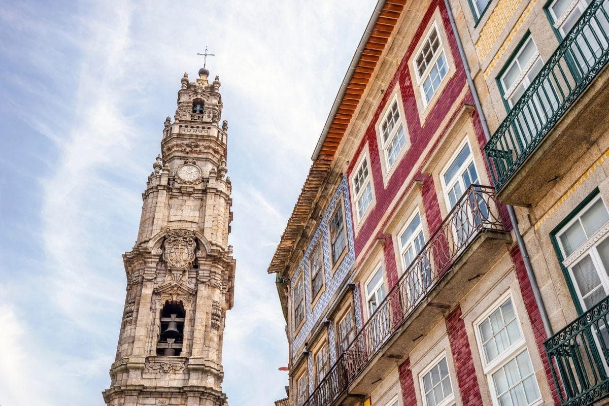 Clérigos-Kirche und Turm