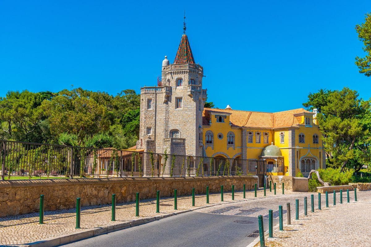 Museu Condes de Castro Guimarães